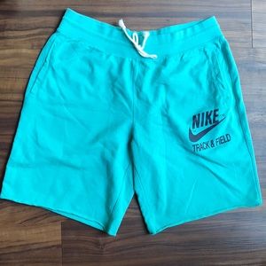 Nike T&F casual shorts